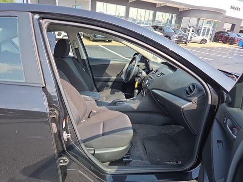 Used 2011 MAZDA MAZDA3 i Touring FWD image 14