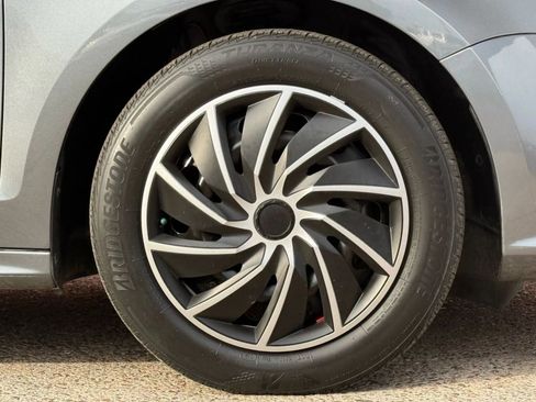 Used 2017 Volkswagen Jetta S image 25