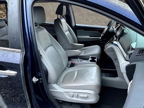 Used 2023 Honda Odyssey Touring image 7