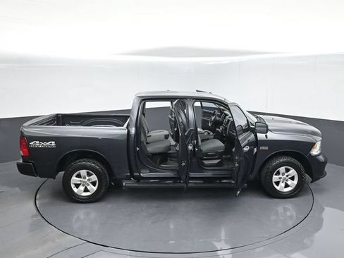 Used 2018 RAM 1500 Express AWD/4WD image 59
