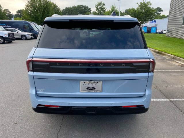 New 2027 Lincoln Navigator Reserve AWD/4WD image 29