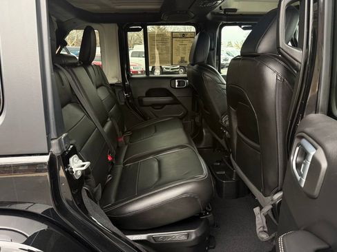 Used 2023 Jeep Wrangler Unlimited Sahara w/ Cold Weather Group image 15