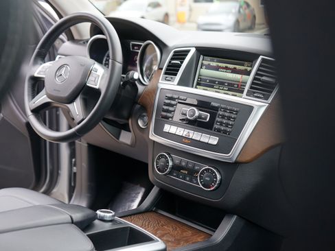 Used 2015 Mercedes-Benz ML 350 4MATIC image 24