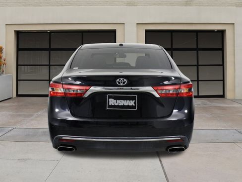 Used 2017 Toyota Avalon Touring image 5