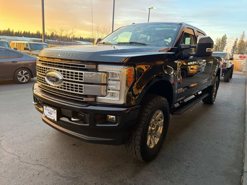 Used 2017 Ford F350 Platinum w/ Platinum Ultimate Package image 3