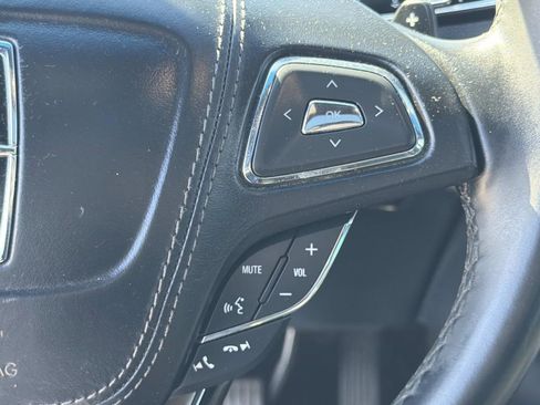 Used 2017 Lincoln MKZ Reserve FWD image 10