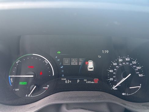 Used 2025 Toyota Sienna XLE FWD image 13
