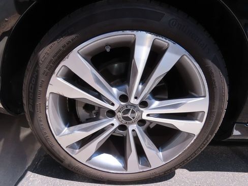 Used 2021 Mercedes-Benz C 300 Sedan image 17