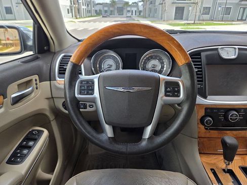 Used 2012 Chrysler 300 C image 24