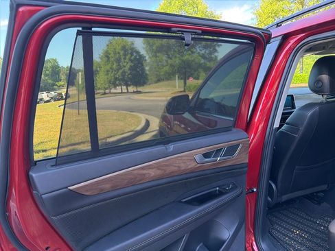 Used 2024 Volkswagen Atlas SE image 9