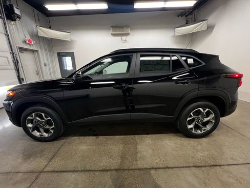 New 2026 Chevrolet Trax LT w/ Driver Confidence Package FWD image 6