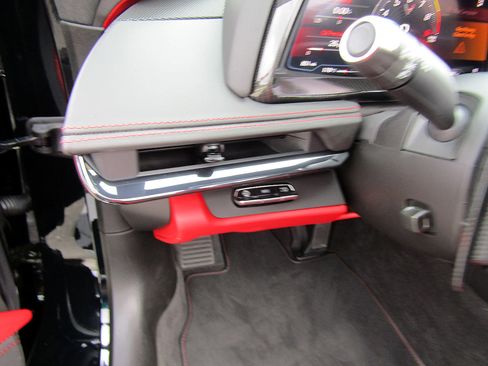 Used 2024 Chevrolet Corvette Z06 image 15