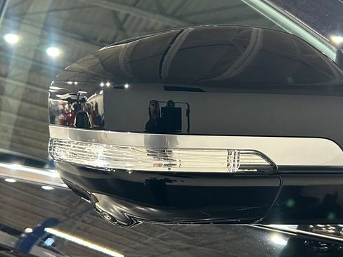 New 2026 Lincoln Navigator Reserve AWD/4WD image 11
