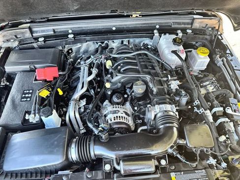 Used 2025 Jeep Gladiator Willys image 34