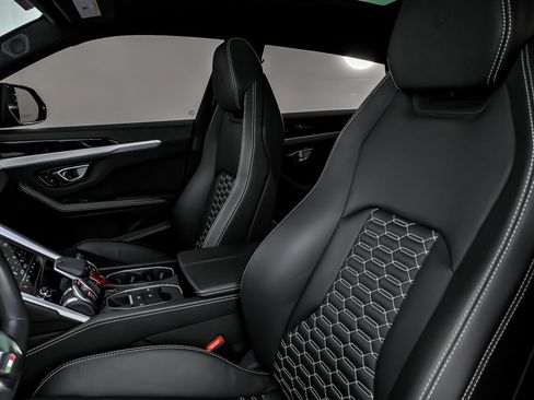 Used 2022 Lamborghini Urus image 23