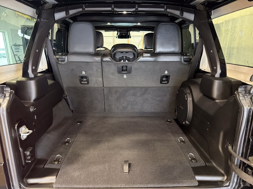 Used 2026 Jeep Wrangler Unlimited Rubicon AWD/4WD image 21