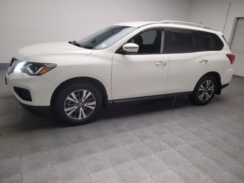 Used 2017 Nissan Pathfinder S FWD image 2