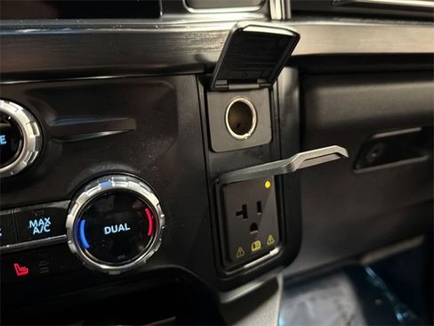 Used 2024 Ford F250 Lariat w/ Chrome Package image 29