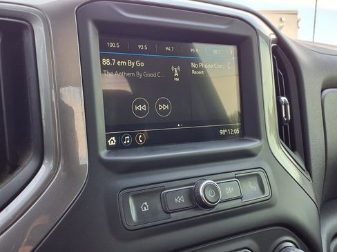 Used 2019 Chevrolet Silverado 1500 W/T w/ WT Convenience Package AWD/4WD image 9