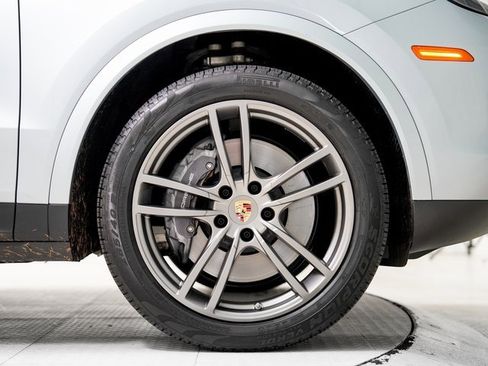 Used 2023 Porsche Cayenne image 30