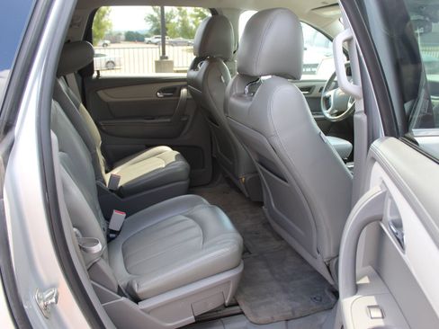Used 2016 Chevrolet Traverse LT FWD image 15