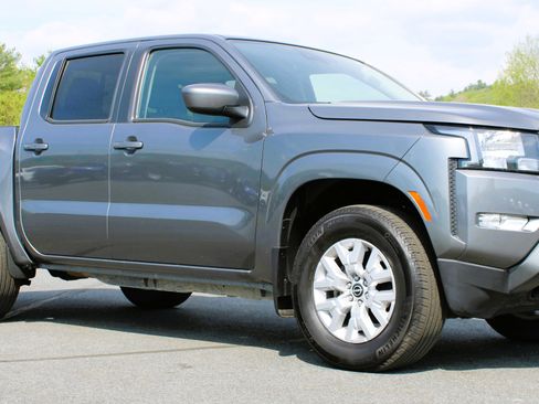 Used 2023 Nissan Frontier SV w/ SV Convenience Package AWD/4WD image 2
