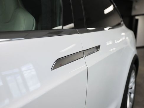 Used 2019 Tesla Model X Long Range AWD/4WD image 19