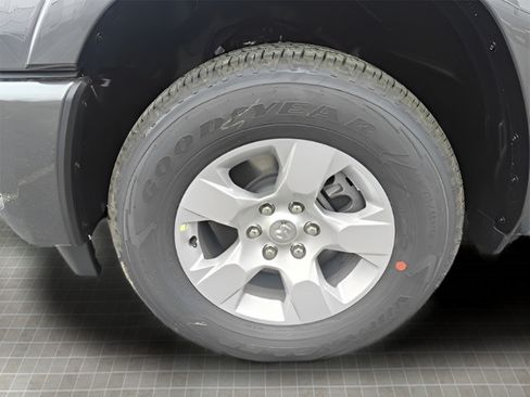Used 2025 RAM 1500 Big Horn AWD/4WD image 10