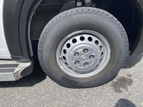 Used 2025 RAM ProMaster 2500 w/ U-Haul Equipment Group FWD image 28