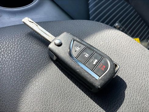 Used 2024 Toyota Camry SE FWD image 33