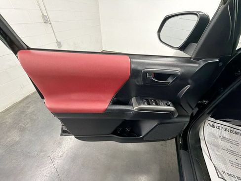 Used 2019 Toyota Tacoma SR5 RWD image 19