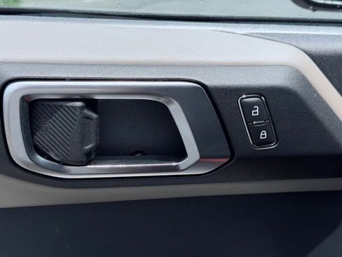 Used 2023 Ford Bronco Wildtrak AWD/4WD image 13