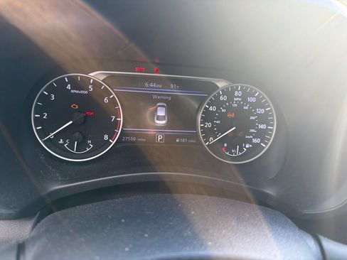 Used 2024 Nissan Sentra SV FWD image 9