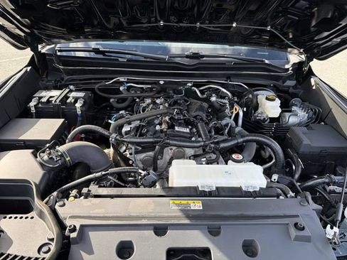 Used 2024 Toyota Tacoma SR5 AWD/4WD image 31