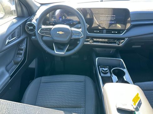 New 2026 Chevrolet Equinox LT w/ LPO, Floor Liner Package image 17