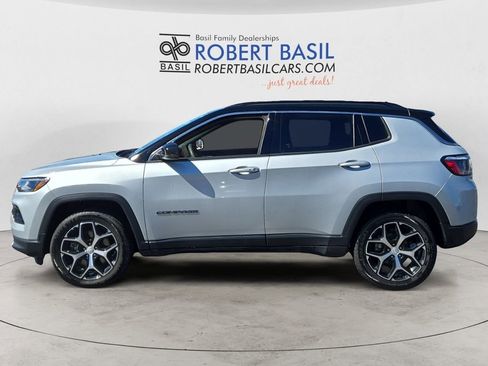 Used 2024 Jeep Compass Limited image 2