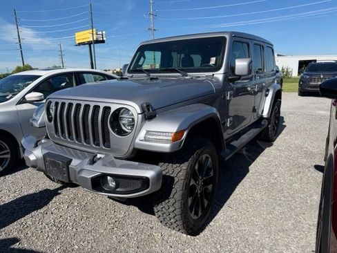 Used 2021 Jeep Wrangler Unlimited Sahara AWD/4WD image 5