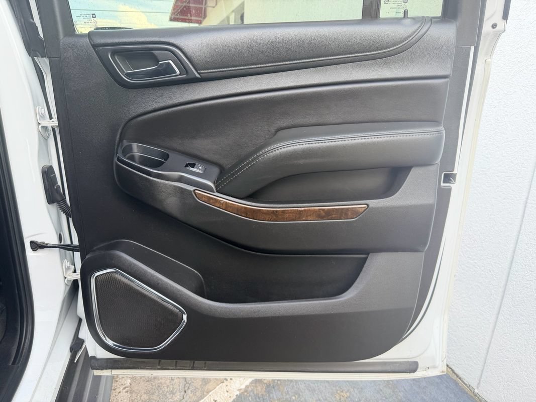 Used 2018 Chevrolet Suburban LT RWD image 25