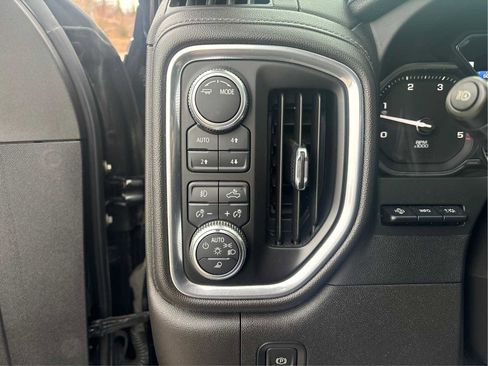 Used 2022 GMC Sierra 3500 Denali w/ Denali Ultimate Package image 21