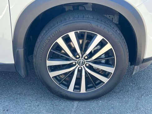 Used 2024 Nissan Pathfinder Platinum w/ Cargo Package image 6