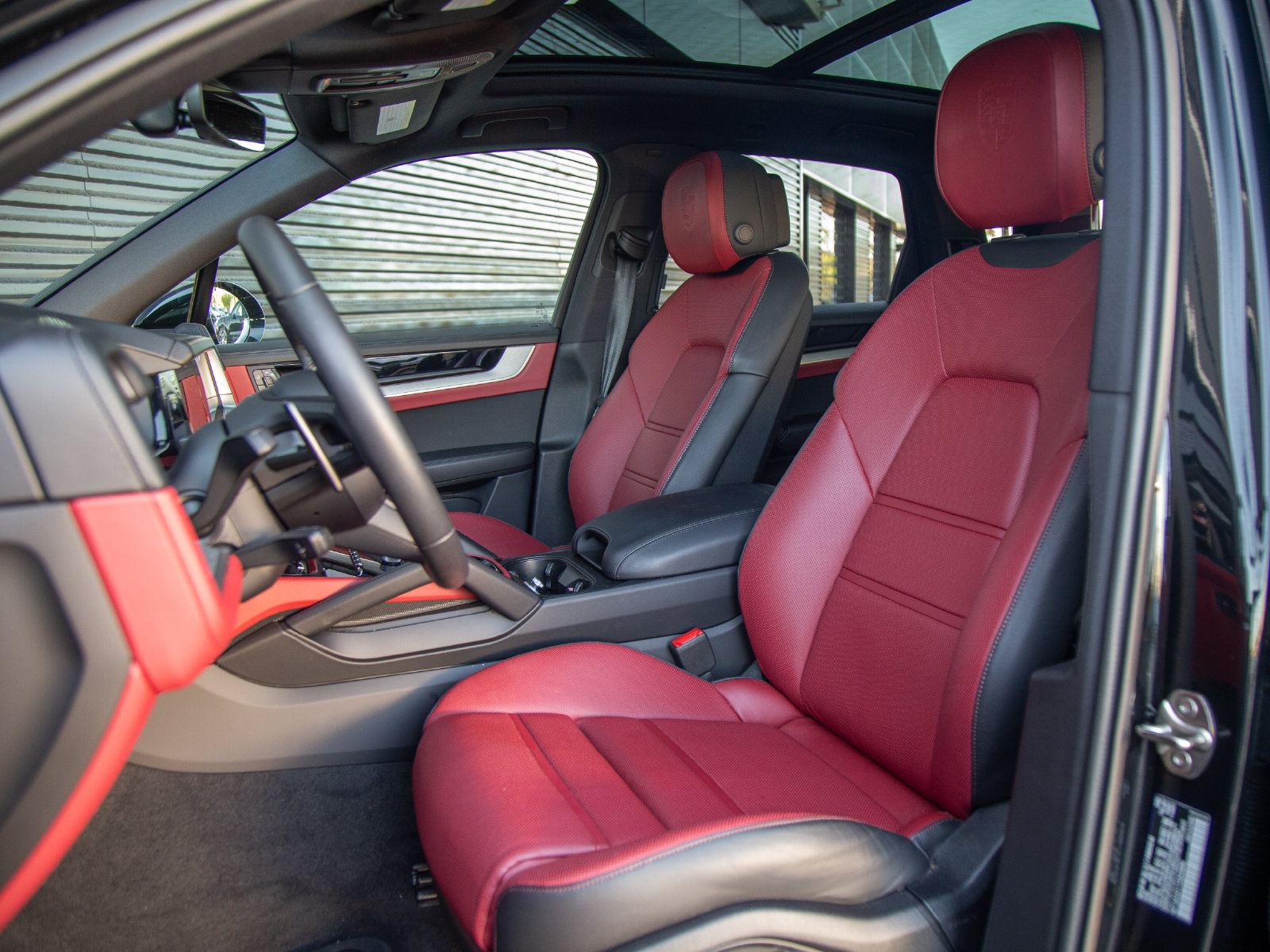 Certified 2026 Porsche Cayenne AWD/4WD image 5