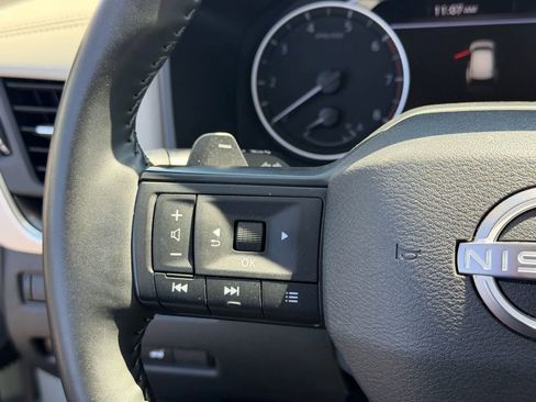 Certified 2025 Nissan Rogue SV image 14