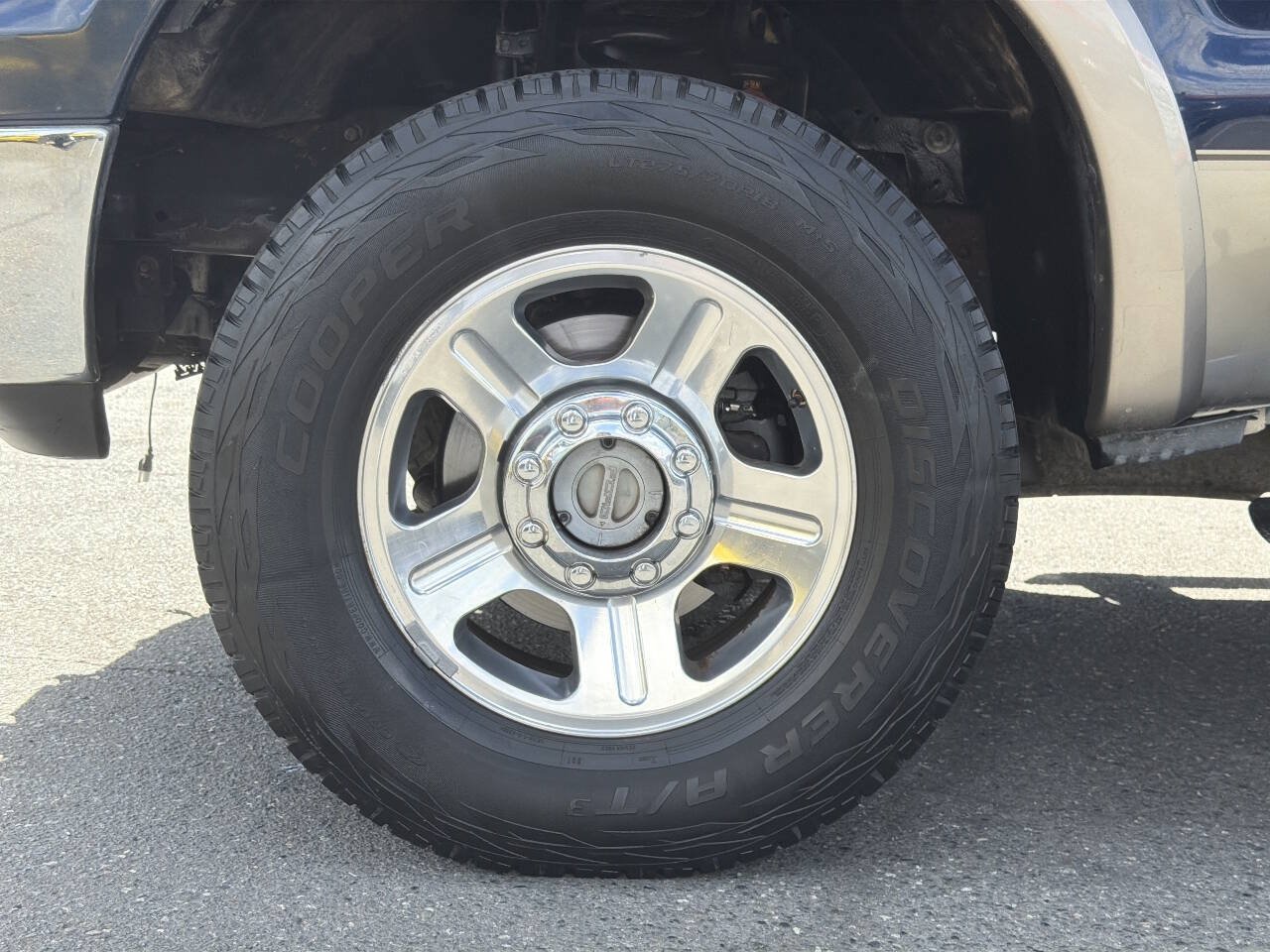 Used 2005 Ford F350 Lariat AWD/4WD image 2