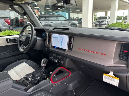 New 2026 Ford Bronco Outer Banks w/ Sasquatch Package AWD/4WD image 31
