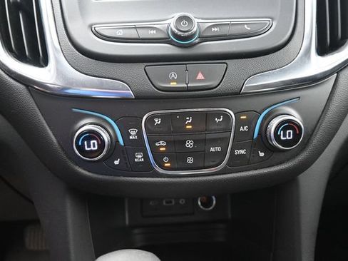 Used 2024 Chevrolet Equinox LT FWD image 24