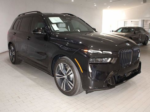 New 2026 BMW X7 M60i AWD/4WD image 7