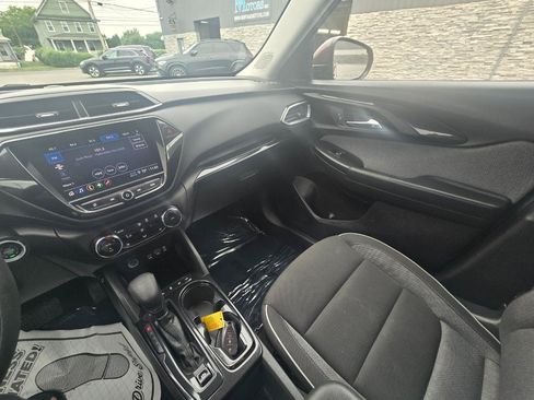 Used 2023 Chevrolet TrailBlazer LT w/ Convenience Package AWD/4WD image 11