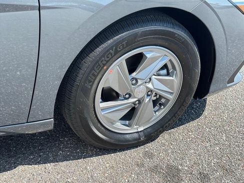 New 2026 Hyundai Elantra SE FWD image 28