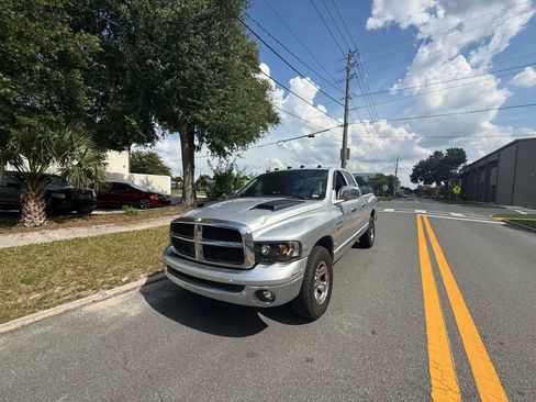 Used 2004 Dodge Ram 1500 Truck SLT RWD image 2
