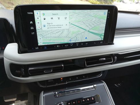 Used 2025 Lincoln Aviator AWD w/ Jet Appearance Package image 16